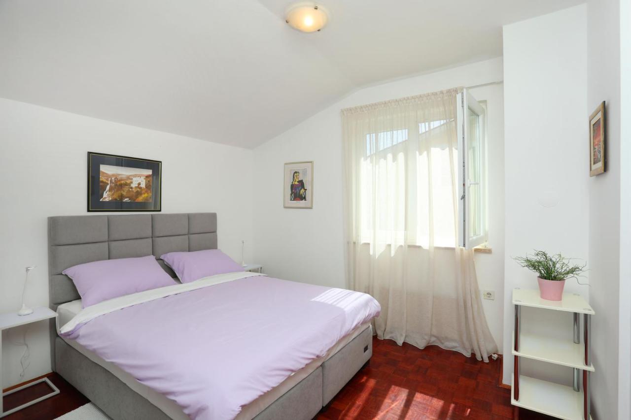 Greenhouse Family Apartment *